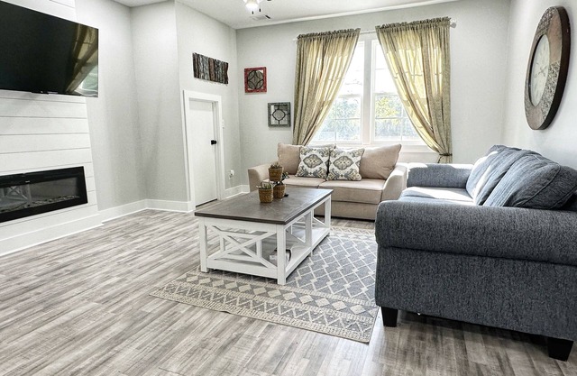 Seabrook Coastal Cottage - Beaufort and Parris Island