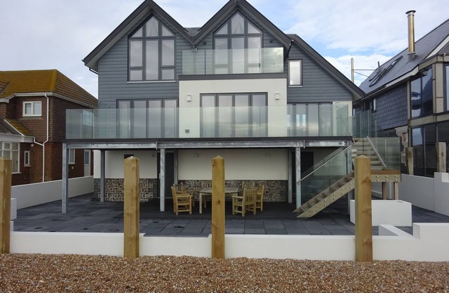 "Seacrest" Camber - beachside property with uninterupted sea views