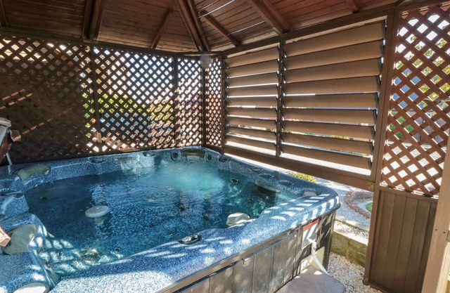 Seacrest Lodge
