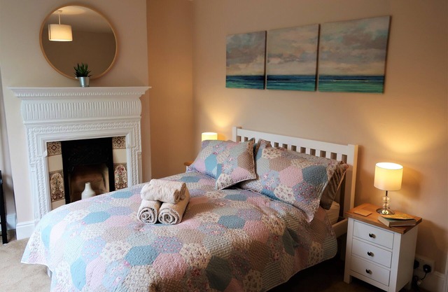 Seafarer, central Sidmouth, with free parking