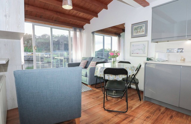 SEAFARER'S HAVEN, family friendly in Porthmadog