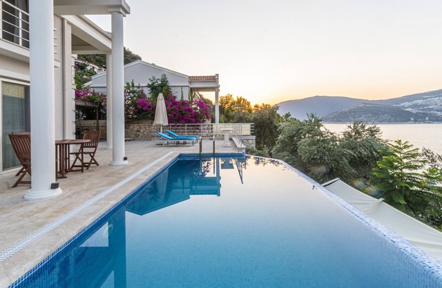 Seafront Luxurious Villa’s with a Stunning view! Only 50 m to the sea!