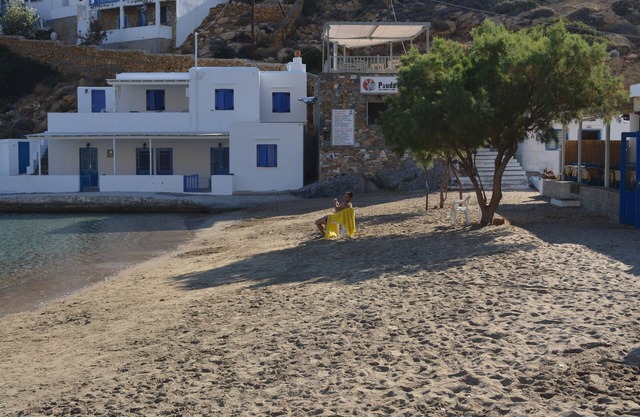 Seafront Studio in Cherronissos beach
