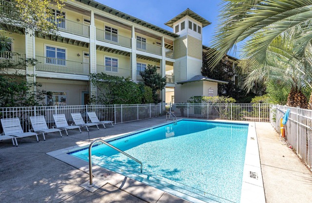 Seagrove "Beachbound" 1BR, Sleeps 4, Gulf Views, Private Beach Access