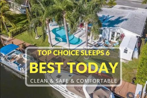 Seahorse Waterfront Pool Home Close to Everything