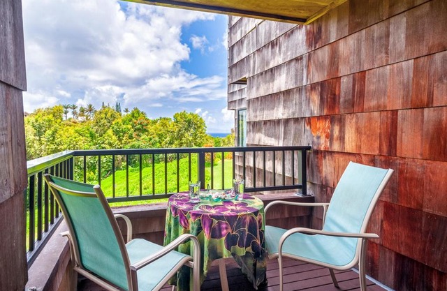 Sealodge B4 - affordable condo, hike to beach, ocean view lanai