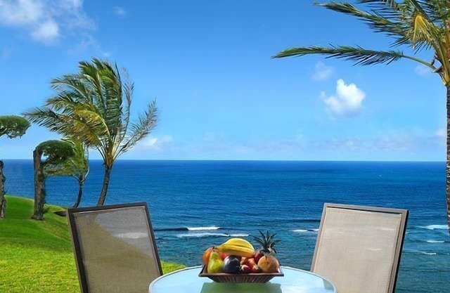 Sealodge E-5, Offers dramatic views of the Pacific Ocean.
