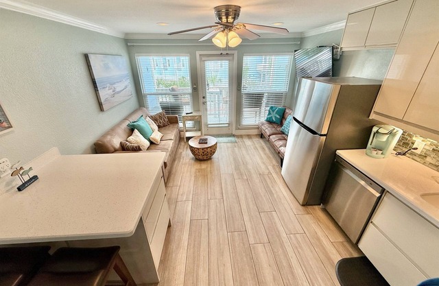 Seascape 2202 The Seashell Pearl Beachfront Condo Gulf Views Pool Hottubs Netflx