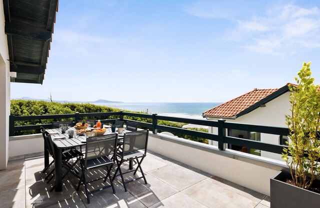 SEASIDE - Charming villa tastefully renovated, swimming pool & panoramic terrace - 4 bedrooms & 4 bathrooms - BIARRITZ