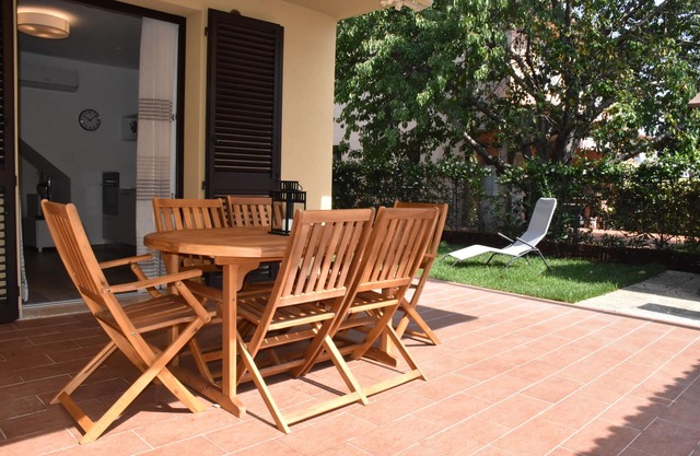 Seaside house with private garden