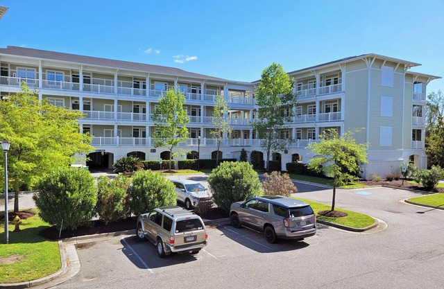 Seaside Inn Condo at Litchfield by the Sea, Pool Plaza, Resort Beach Access