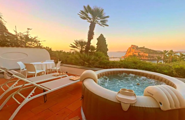 [Seaside Luxury Flat] with mini-pool and breathtaking sea view