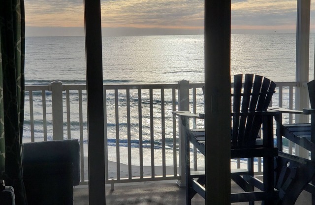 SEASIDE SERENITY! Oceanfront at Topsail Dunes.
