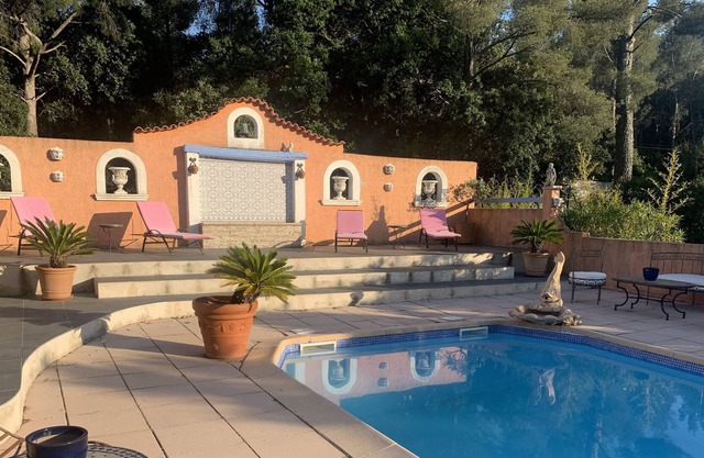 Seasonal rental villa with swimming pool in the Var- 6 to 8 people