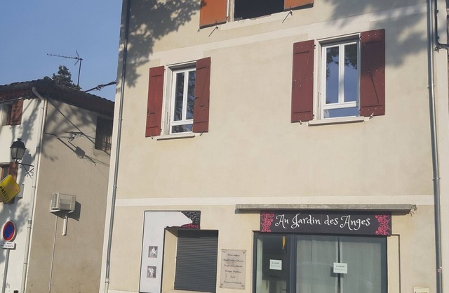 Seasonal rental, 5 to 7 people plus 1 child