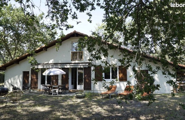 Seasonal rental 9 persons Mézos