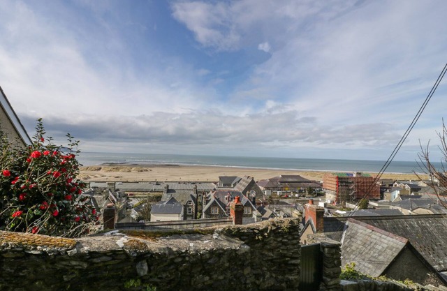 SEAVIEW APARTMENT, character holiday cottage in Barmouth