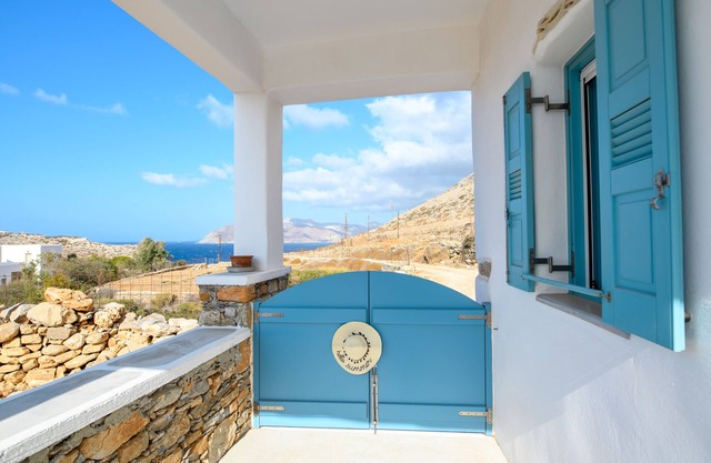 Seaview cycladic studio