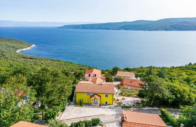 Seaview House Helena - Apartment 1, Plomin, Croatia