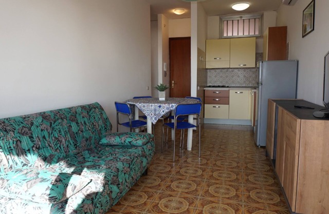 Seaview flat for up to five guests