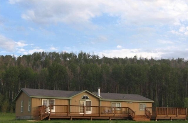 Secluded and Spacious Home - Close to The South Fork of the Snake River