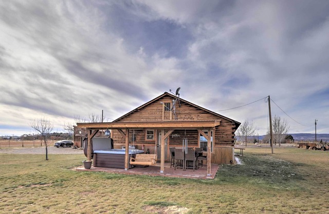 Secluded Cabin w/Hot Tub, Game Room & Views!