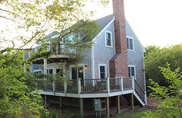 Secluded Hilltop Luxury Home. Water views. Steps away from the beach and town