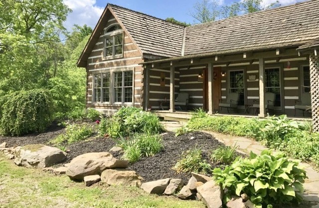SECLUDED HISTORIC CABIN W/HOT TUB, FISHING, HIKING & MUCH MORE