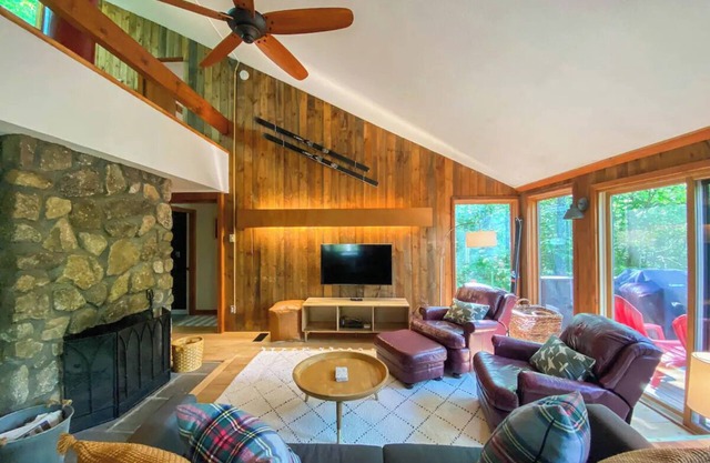 Secluded Jackson Family Escape w/Views & Deck