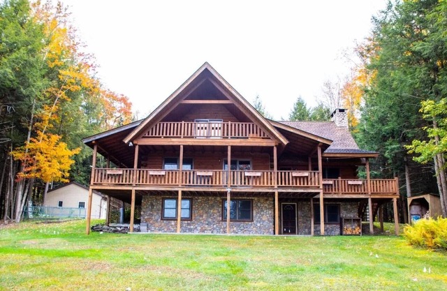 Secluded Mountain Lodge w/ Expansive Lawn & Semi-Private Lake
