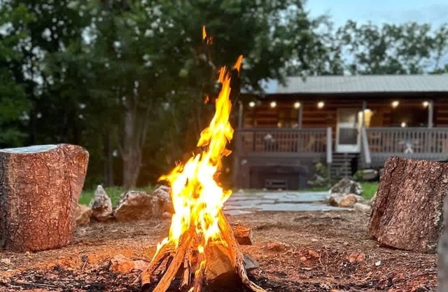 Secluded Renovated Cabin-Peaceful & Quiet Retreat