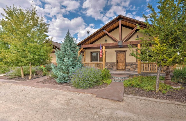 Secluded Sterling Abode: Near Palisade State Park!