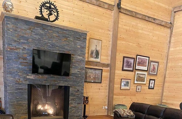 Secret Luxury Barn for family and events