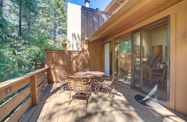 Sedona Townhouse by Creek w/ Private Deck