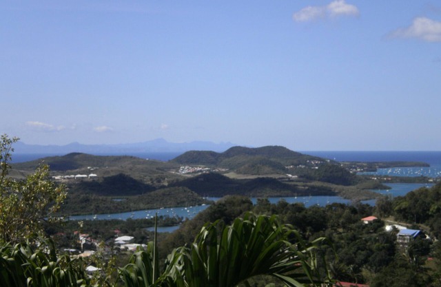 Self-catering F3 apartment, in a quiet, charming, airy and panoramic setting