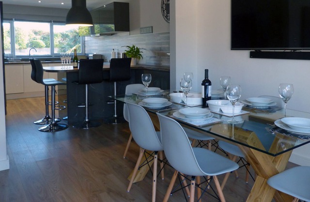 Self catering holiday accommodation 130 yards from the beach - sleeping up to 6