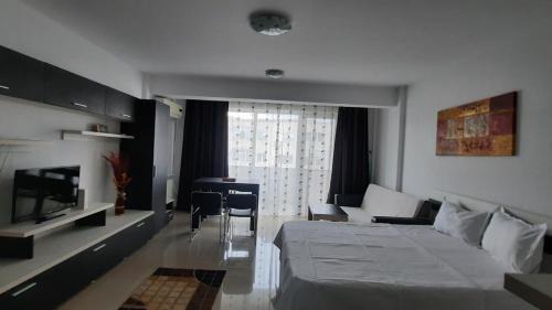 Self check-in Mangalia, la plajă