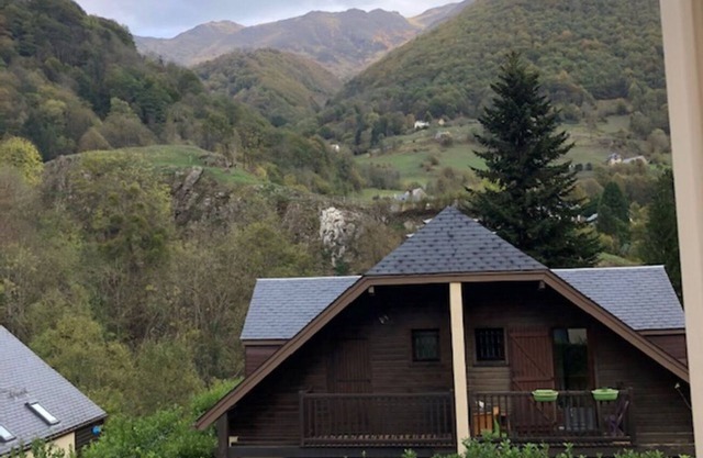 Semi-detached cottage