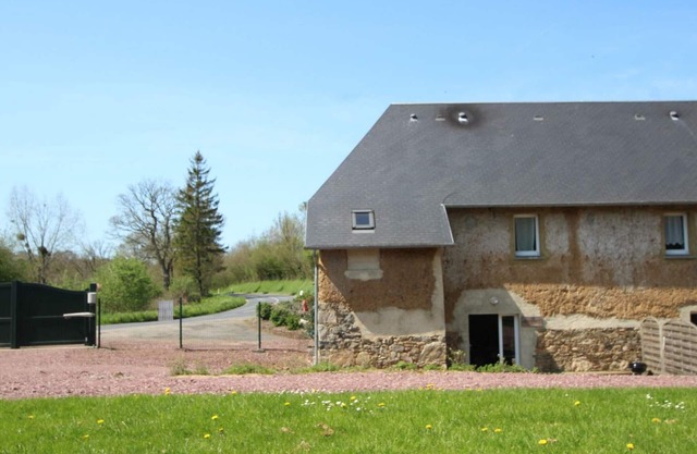 Semi-detached house with Wifi and pets allowed between Mont St-Michel and Cotentin