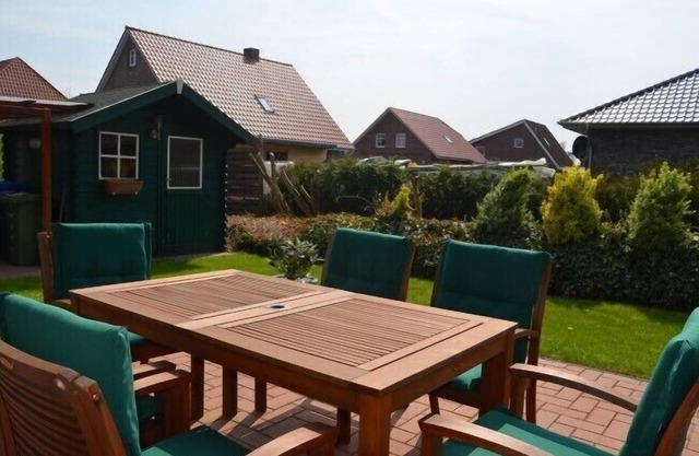 Semi-detached house in Lütetsburg - between the sea and water castle