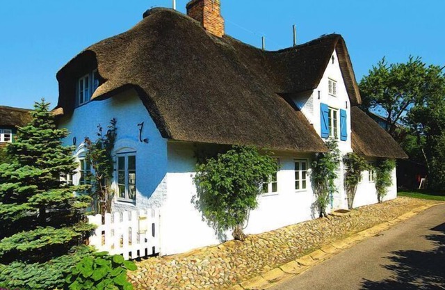Semi detached house, Oldsum