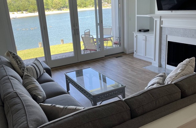 Sensational, newly remodeled waterfront Greenport condo