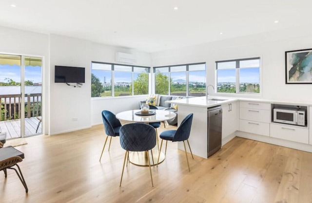 Sensational North Shore Retreat | WiFi | Netflix