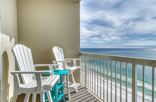 Sept 20 - 22nd Weekend open! Beach chairs included!