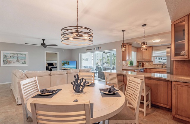 Sept/Oct Special! 25% off! Beautiful Condo near Fisherman's Village.