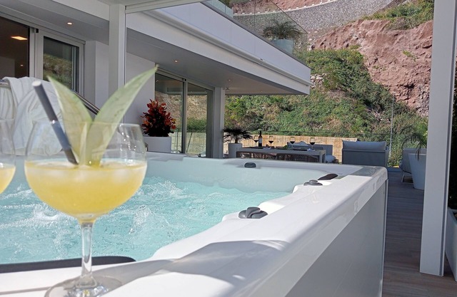 Serendipity Blue - Luxury flat with 80m2 terrace and Jacuzzi