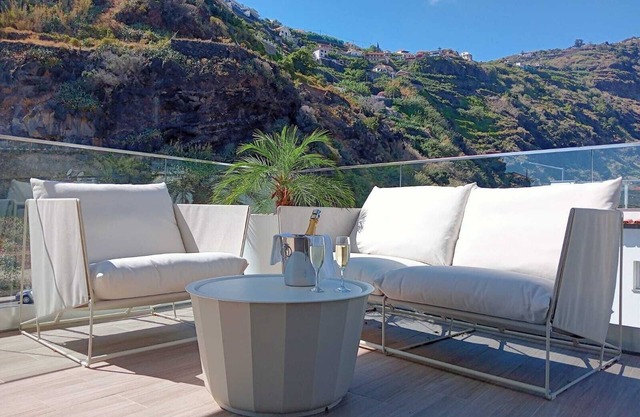 Serendipity Green - luxury flat in the centre of Ribeira Brava