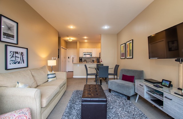 Serene 1 Bedroom Condo in the Heart of Seattle!