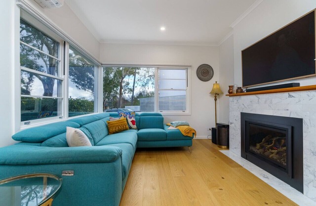 Serene 3BR Haven in Ainslie - Ideal Getaway