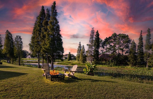 Serene 4BR Lakeside Retreat - Fire Pit & Comm Pool